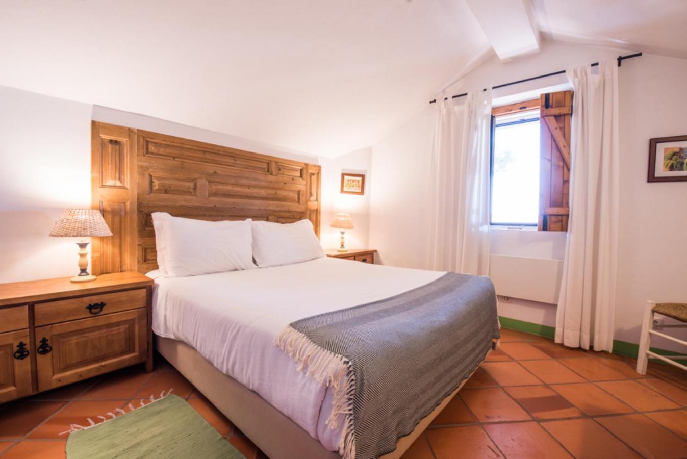 Casas De Juromenha Guest House Екстериор снимка