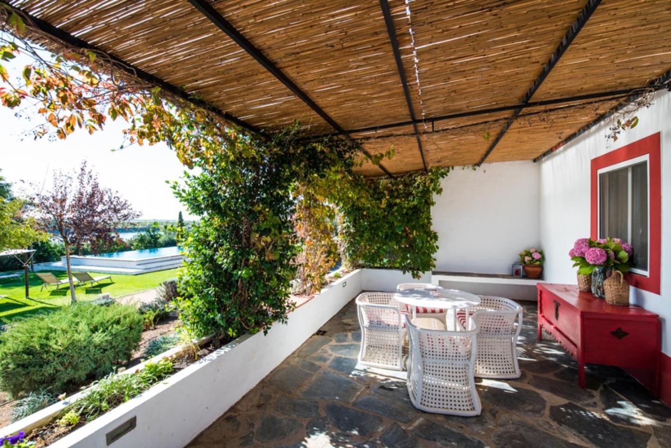 Casas De Juromenha Guest House Екстериор снимка