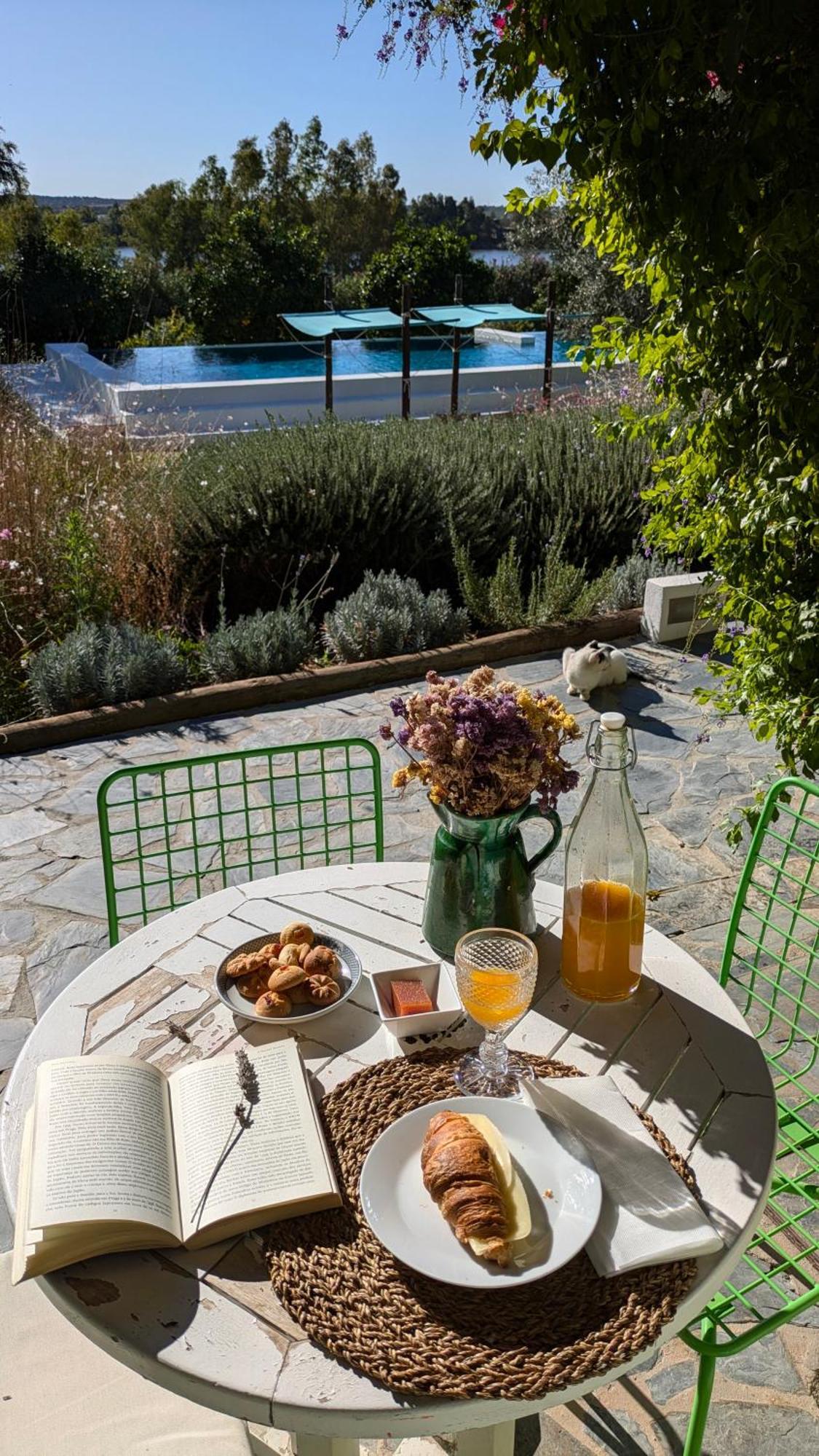 Casas De Juromenha Guest House Екстериор снимка