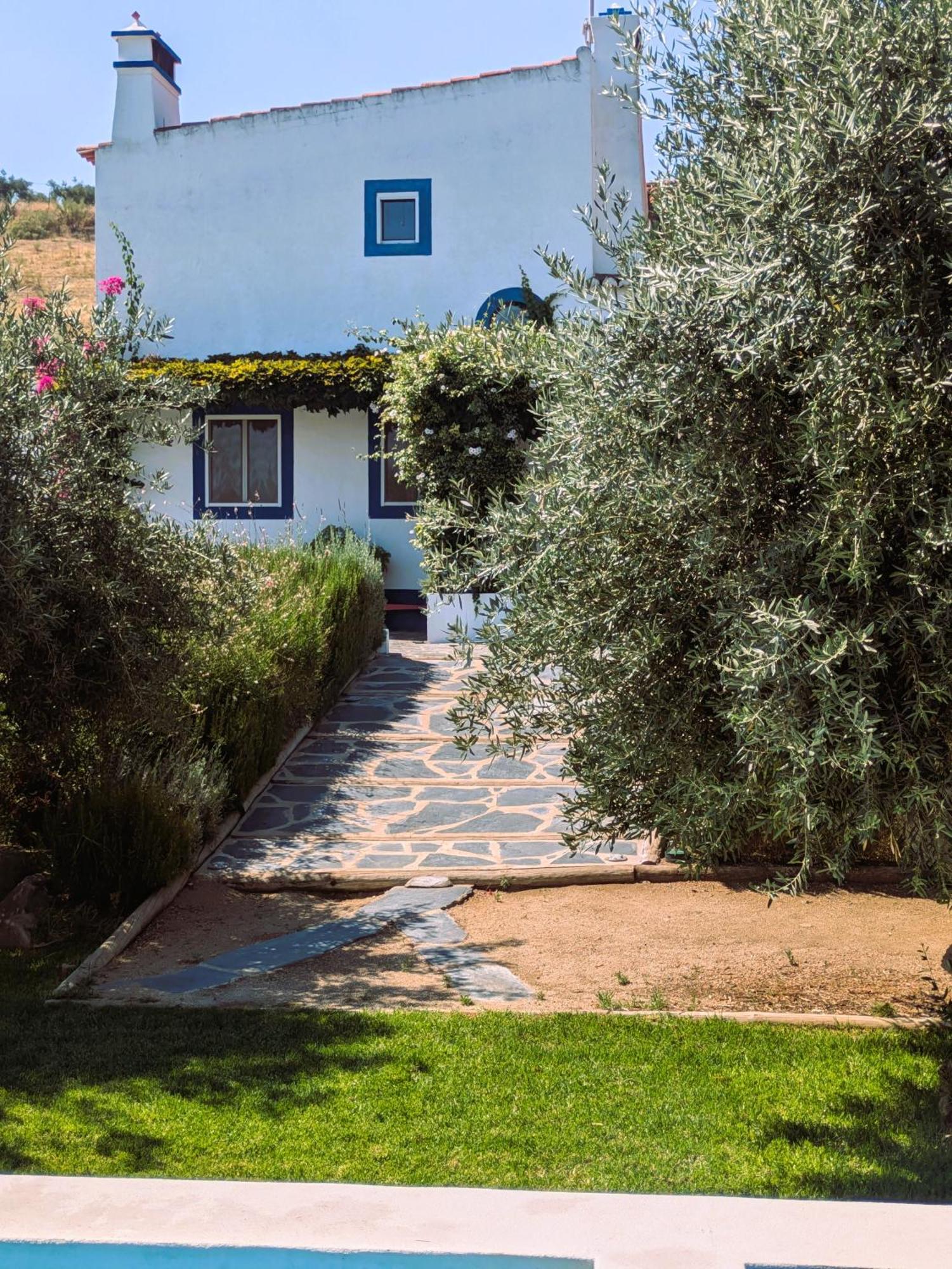 Casas De Juromenha Guest House Екстериор снимка