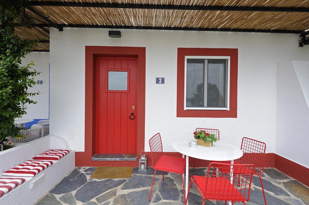 Casas De Juromenha Guest House Стая снимка